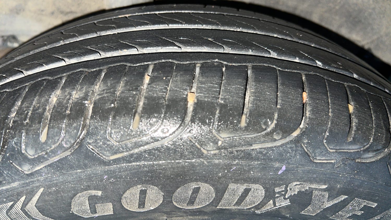 Used 2023 Honda City V CVT Petrol Petrol Automatic tyres RIGHT REAR TYRE TREAD VIEW