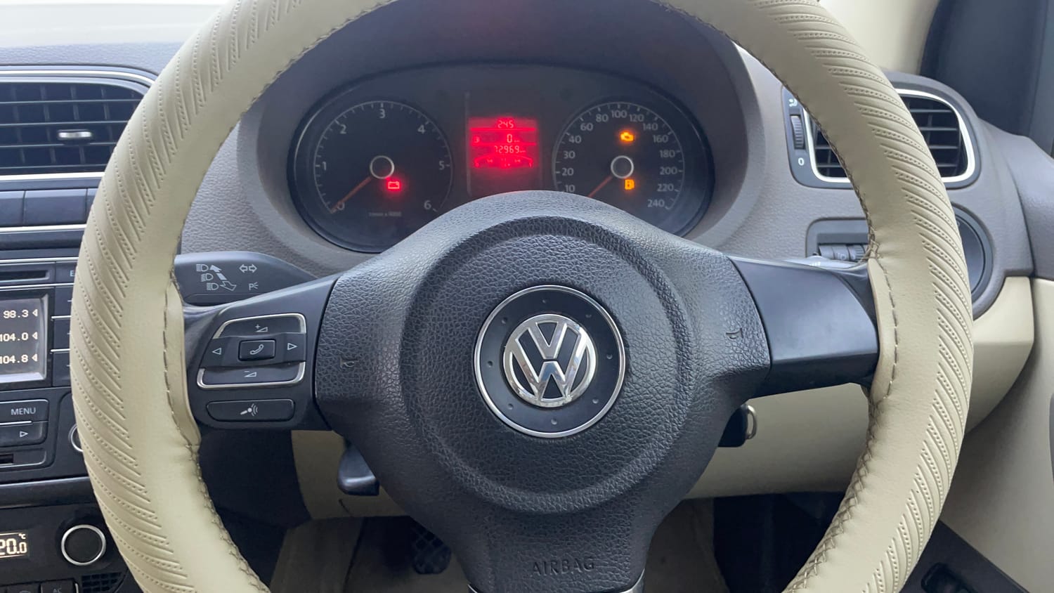 Used 2013 Volkswagen Vento Highline Diesel Diesel Manual top_features Steering mounted controls