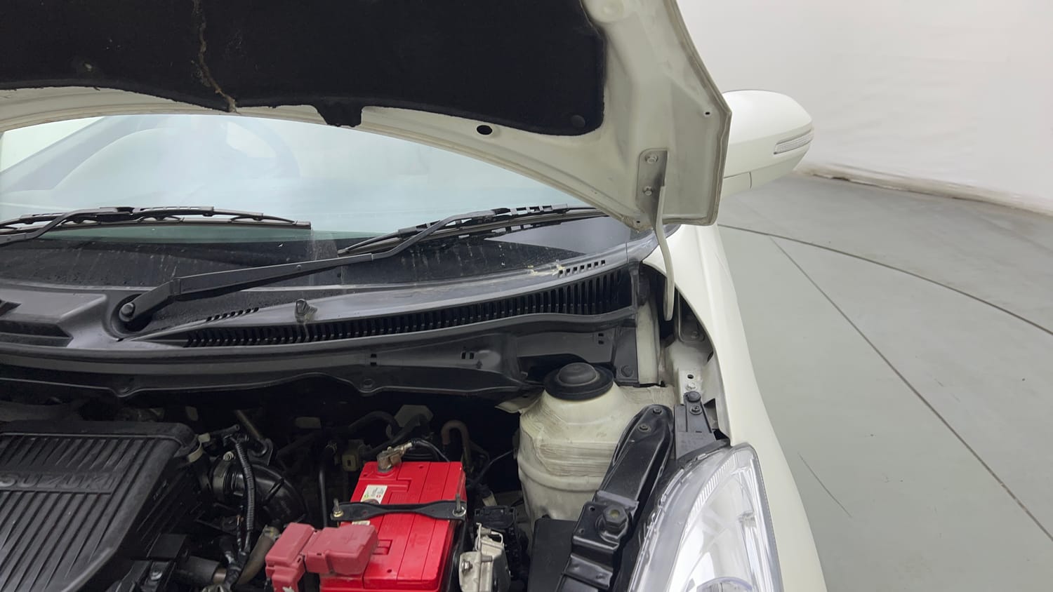 Used 2014 Maruti Suzuki Swift Dzire VXI Petrol Manual engine ENGINE LEFT SIDE HINGE & APRON VIEW