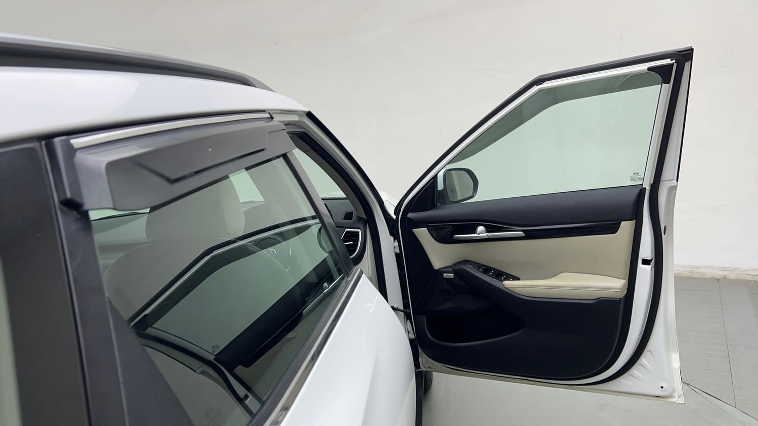 Used 2020 Kia Seltos GTX Plus 1.4 Petrol Manual interior RIGHT FRONT DOOR OPEN VIEW