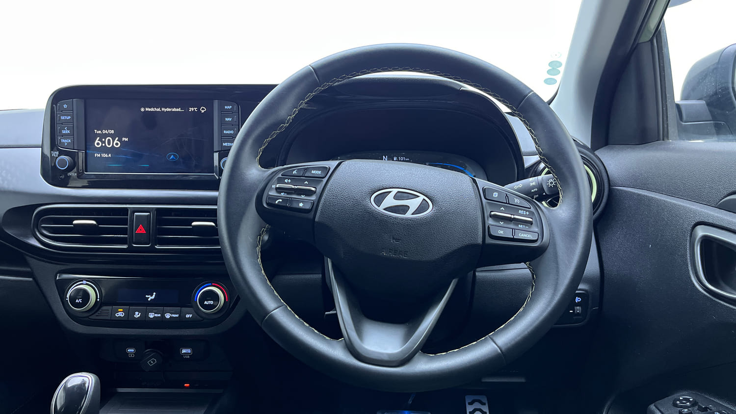 Used 2025 Hyundai Exter SX (O) Connect 1.2 AMT Dual Tone Petrol Automatic interior STEERING VIEW