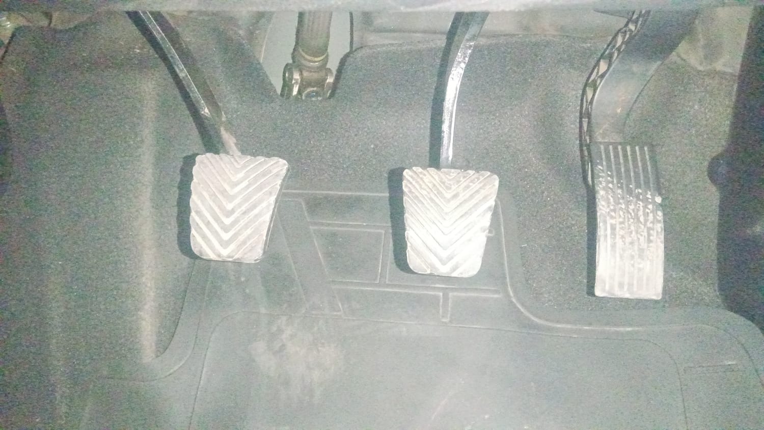 Used 2019 Hyundai Venue SX 1.4 (O) CRDi Diesel Manual interior PEDALS VIEW