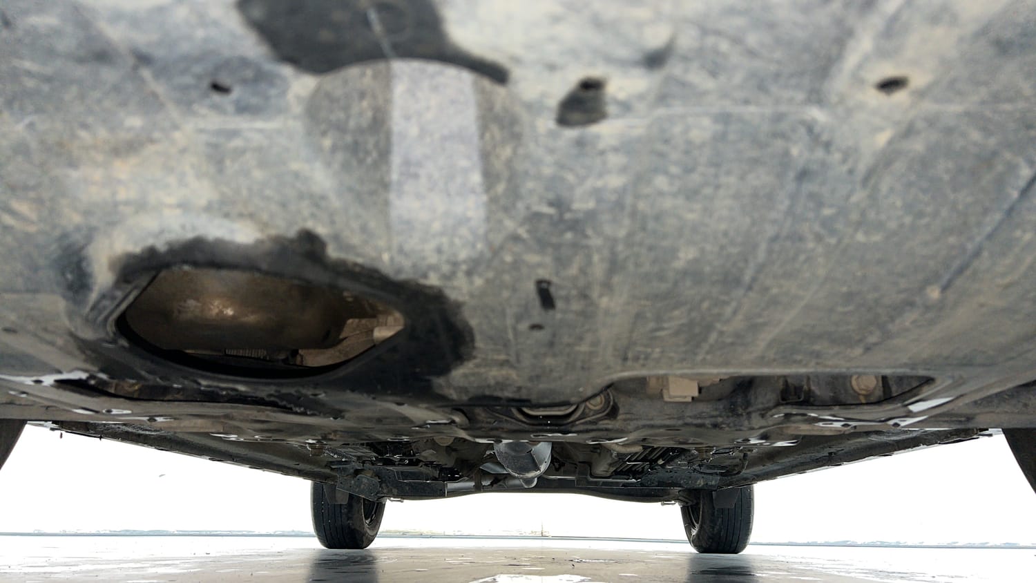 Used 2024 Kia Seltos HTE 1.5 Diesel MT Diesel Manual extra FRONT LEFT UNDERBODY VIEW