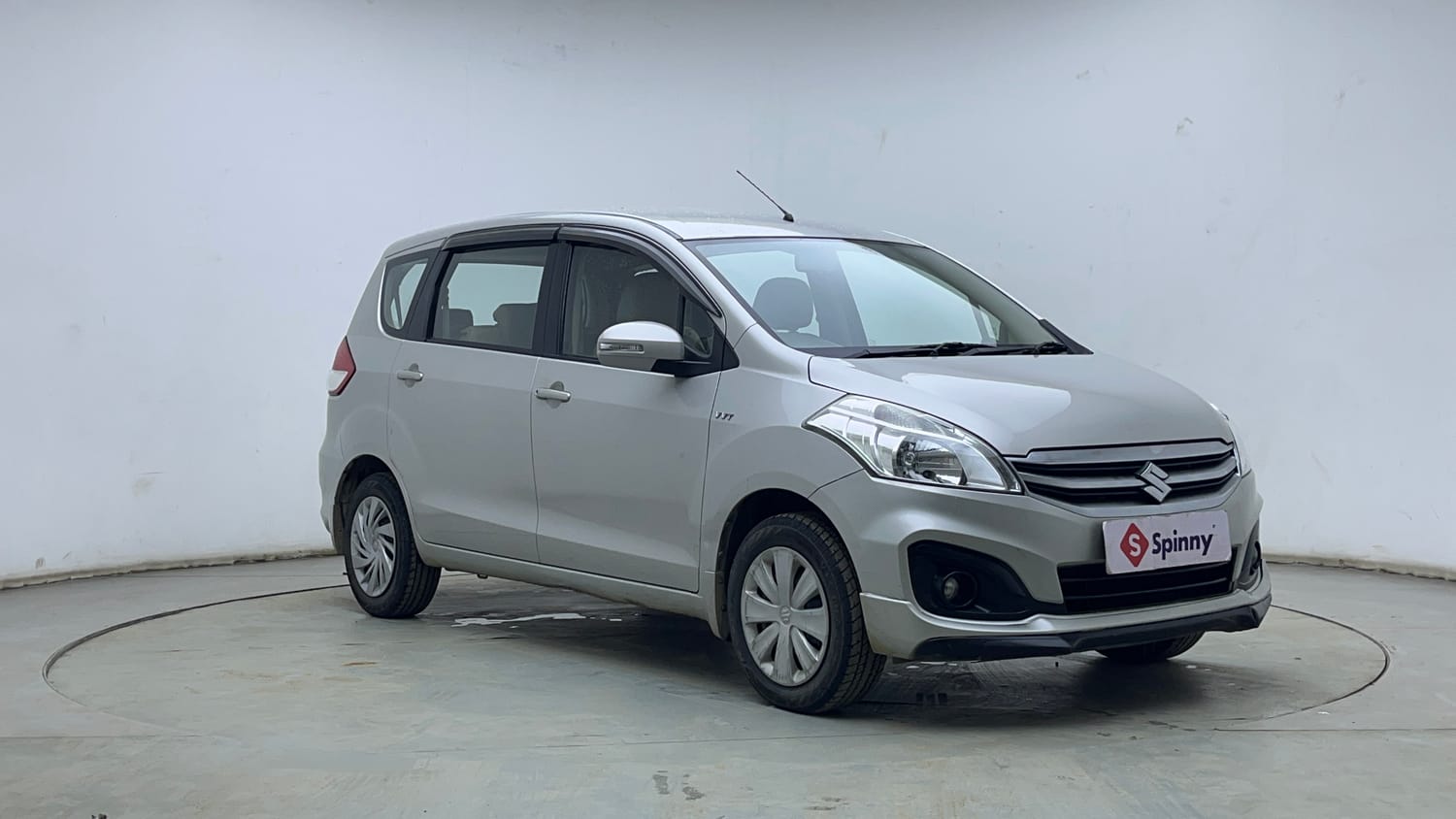 Used 2017 Maruti Suzuki Ertiga VXI Petrol Manual exterior RIGHT FRONT CORNER VIEW