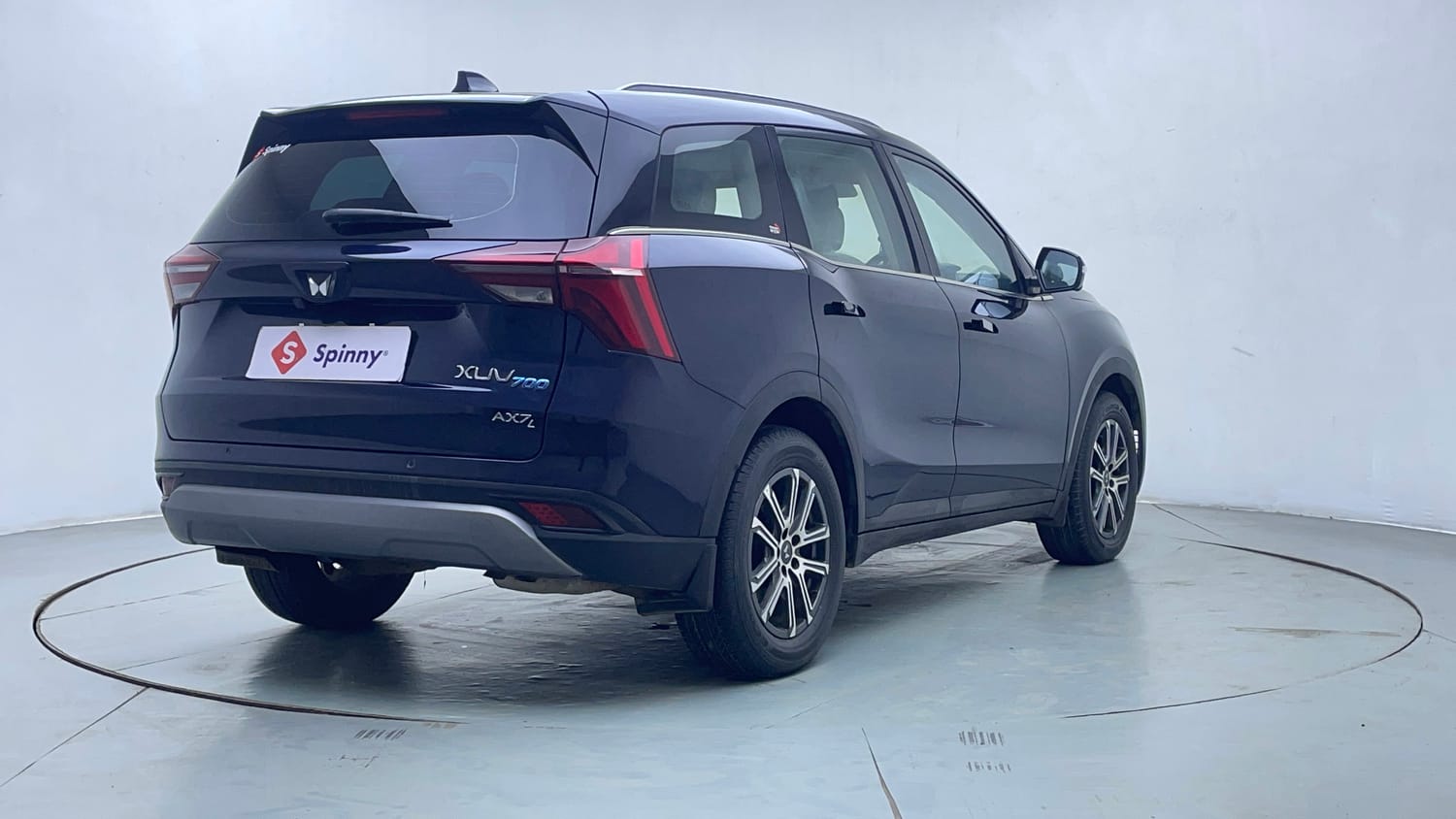 Used 2021 Mahindra XUV700 AX 7 Petrol AT Luxury Pack 7 STR Petrol Automatic exterior RIGHT REAR CORNER VIEW