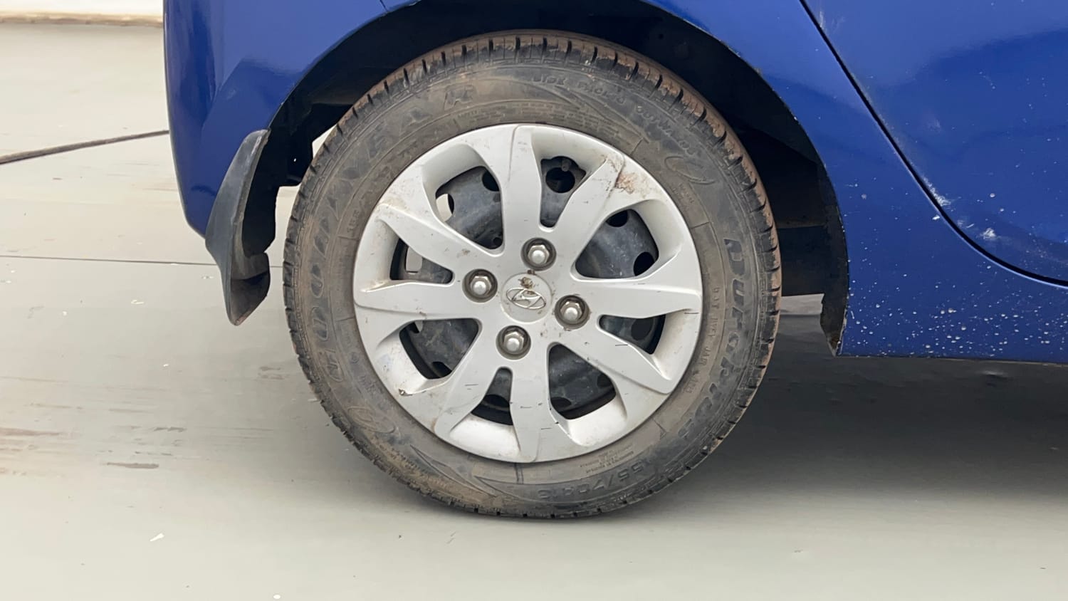 Used 2017 Hyundai Eon Sportz Petrol Manual tyres RIGHT REAR TYRE RIM VIEW