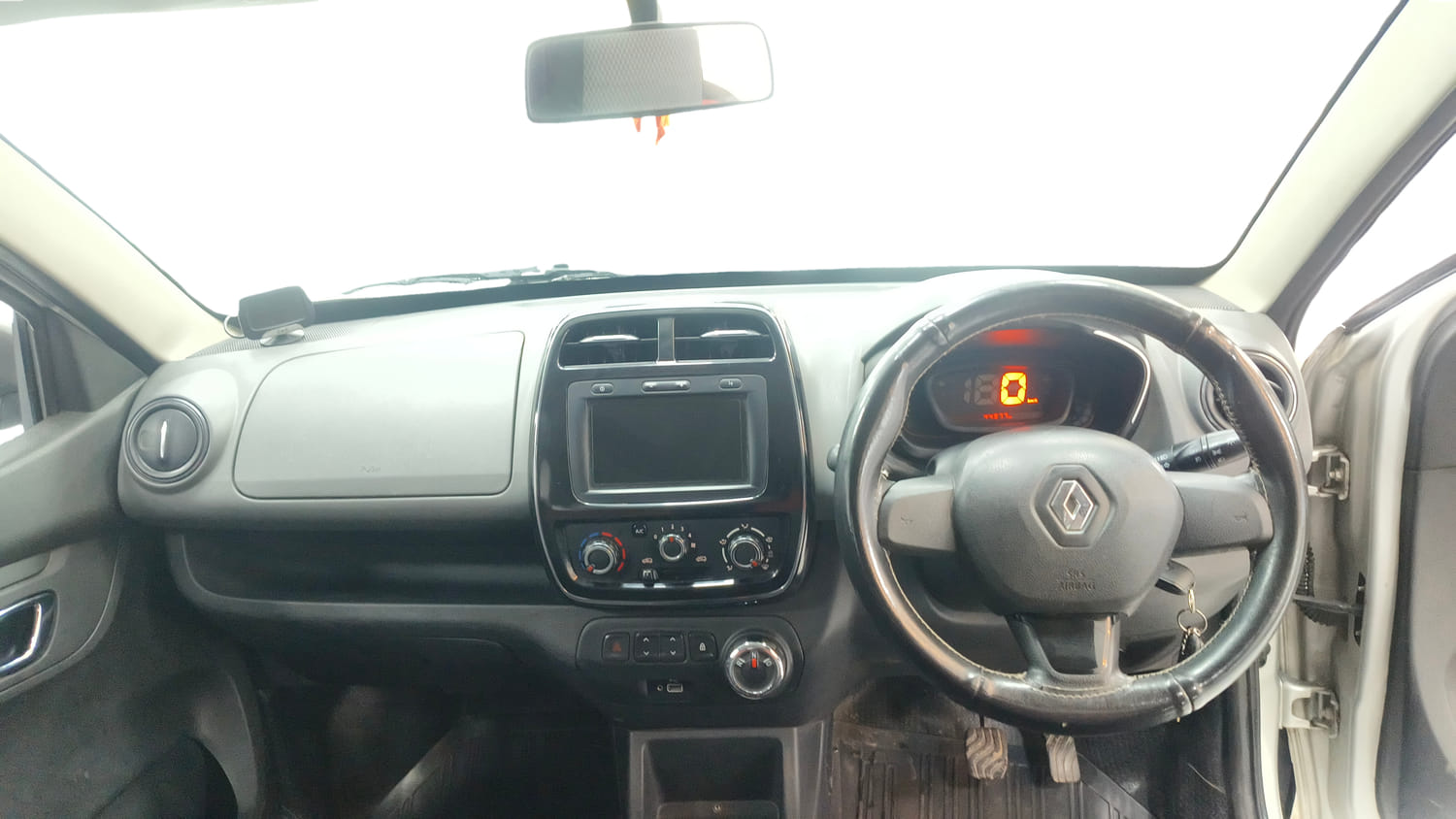 Used 2019 Renault Kwid 1.0 RXT AMT Petrol Automatic interior DASHBOARD VIEW