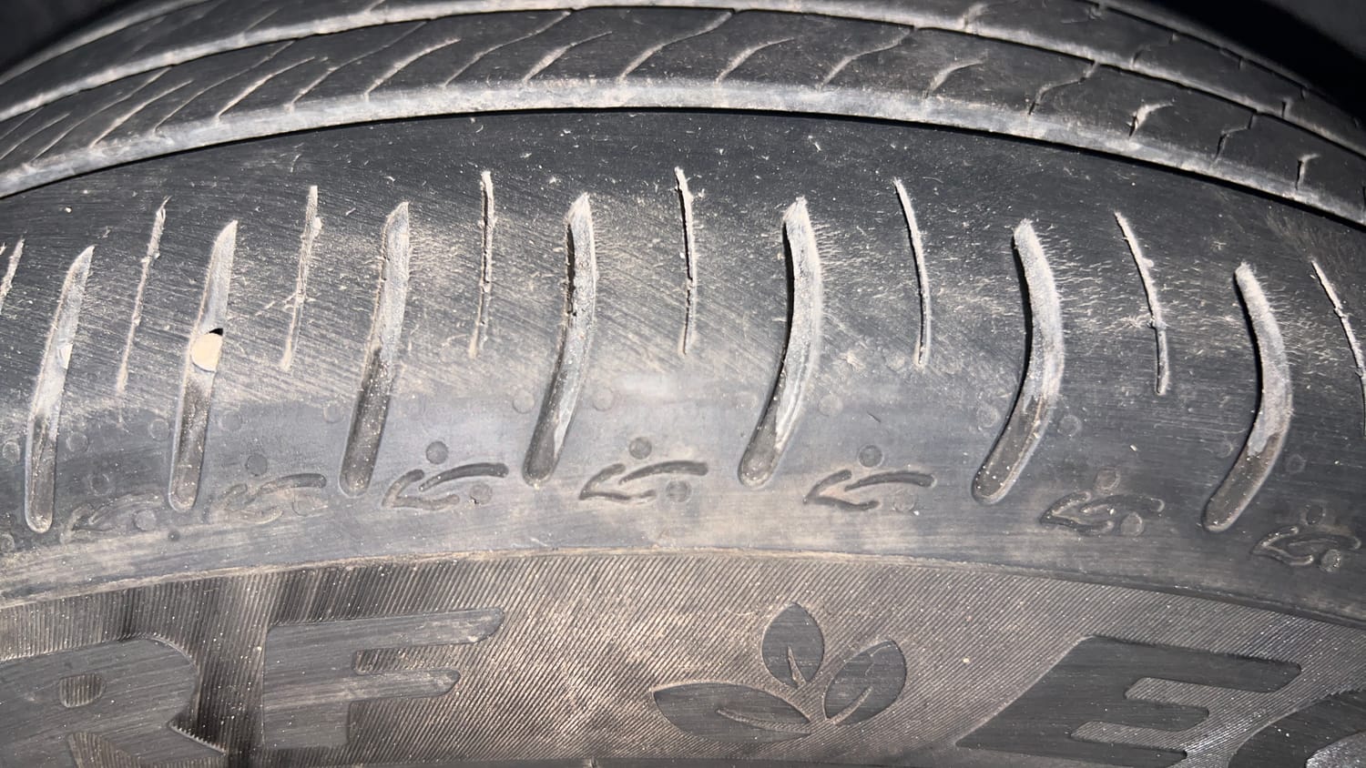 Used 2024 Tata Altroz XM Petrol Petrol Manual tyres LEFT FRONT TYRE TREAD VIEW