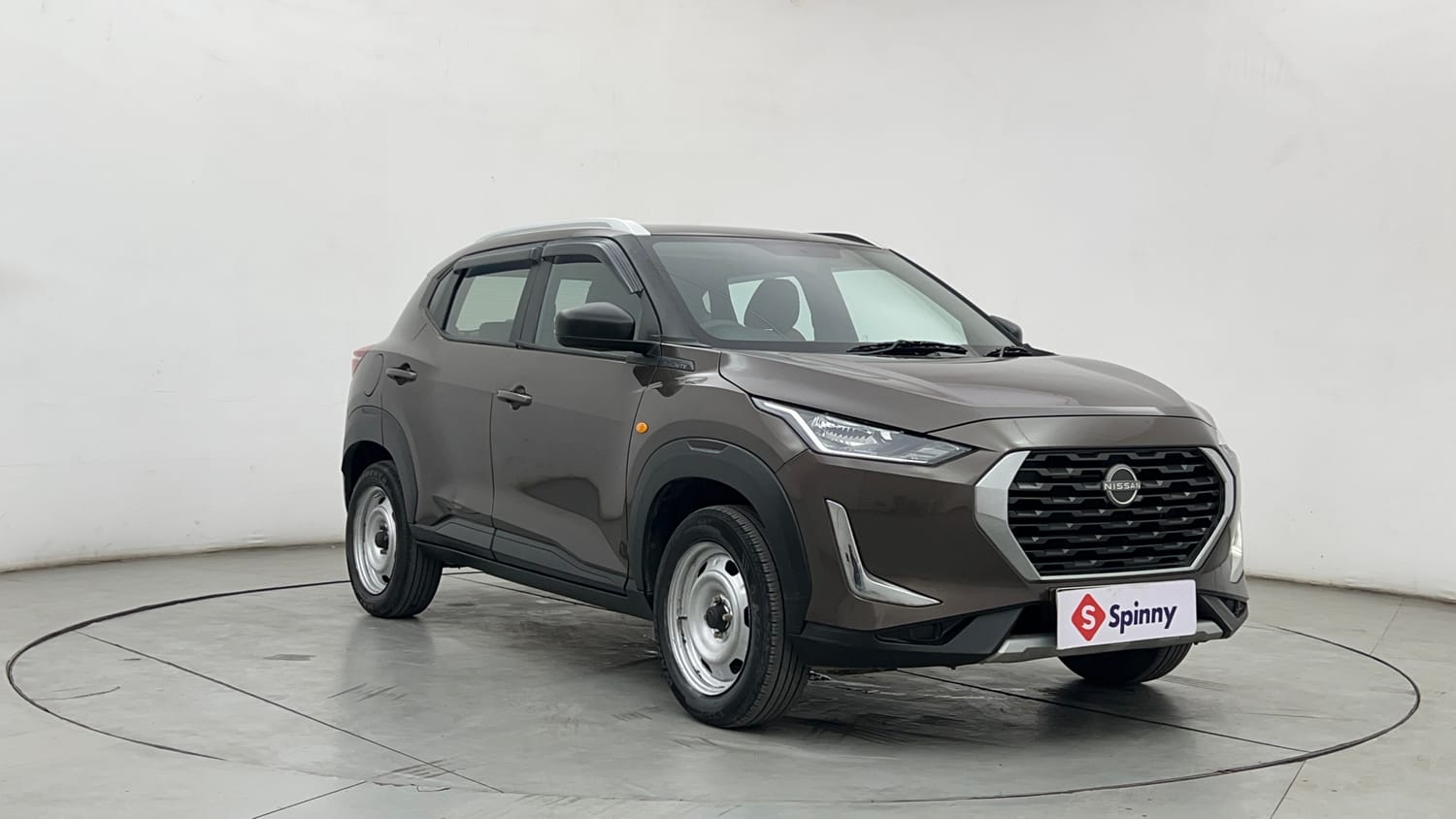 Used 2023 Nissan Magnite XE Petrol Manual exterior RIGHT FRONT CORNER VIEW
