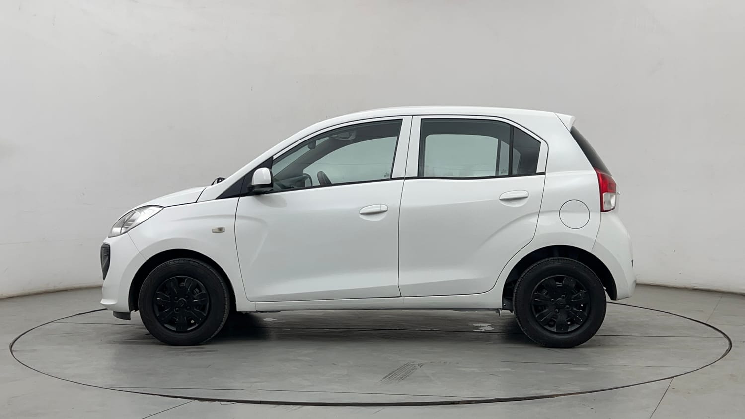 Used 2018 Hyundai Santro Magna Petrol Manual exterior LEFT SIDE VIEW