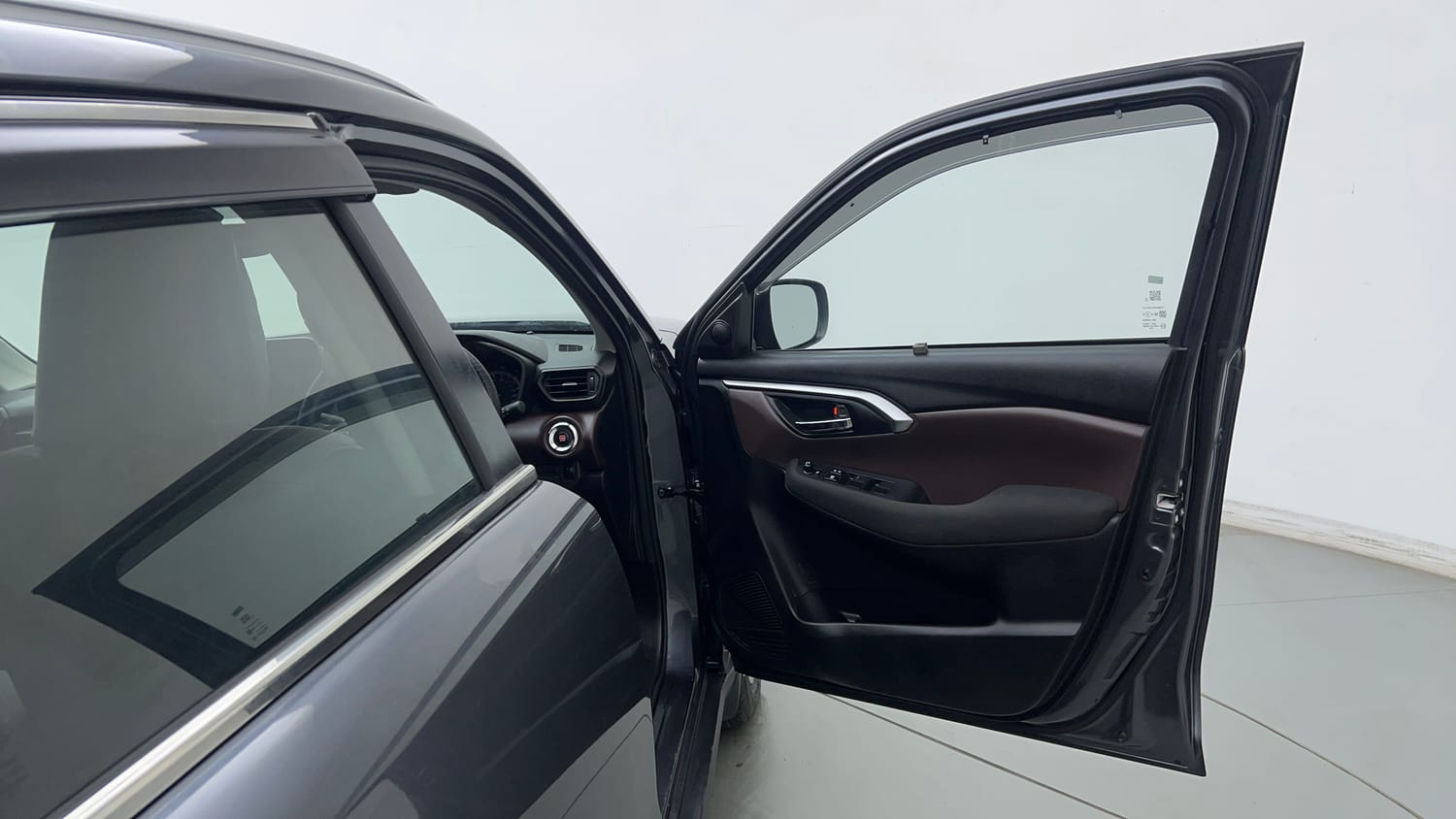 Used 2026 Maruti Suzuki Grand Vitara Delta Smart Hybrid Petrol Manual interior RIGHT FRONT DOOR OPEN VIEW