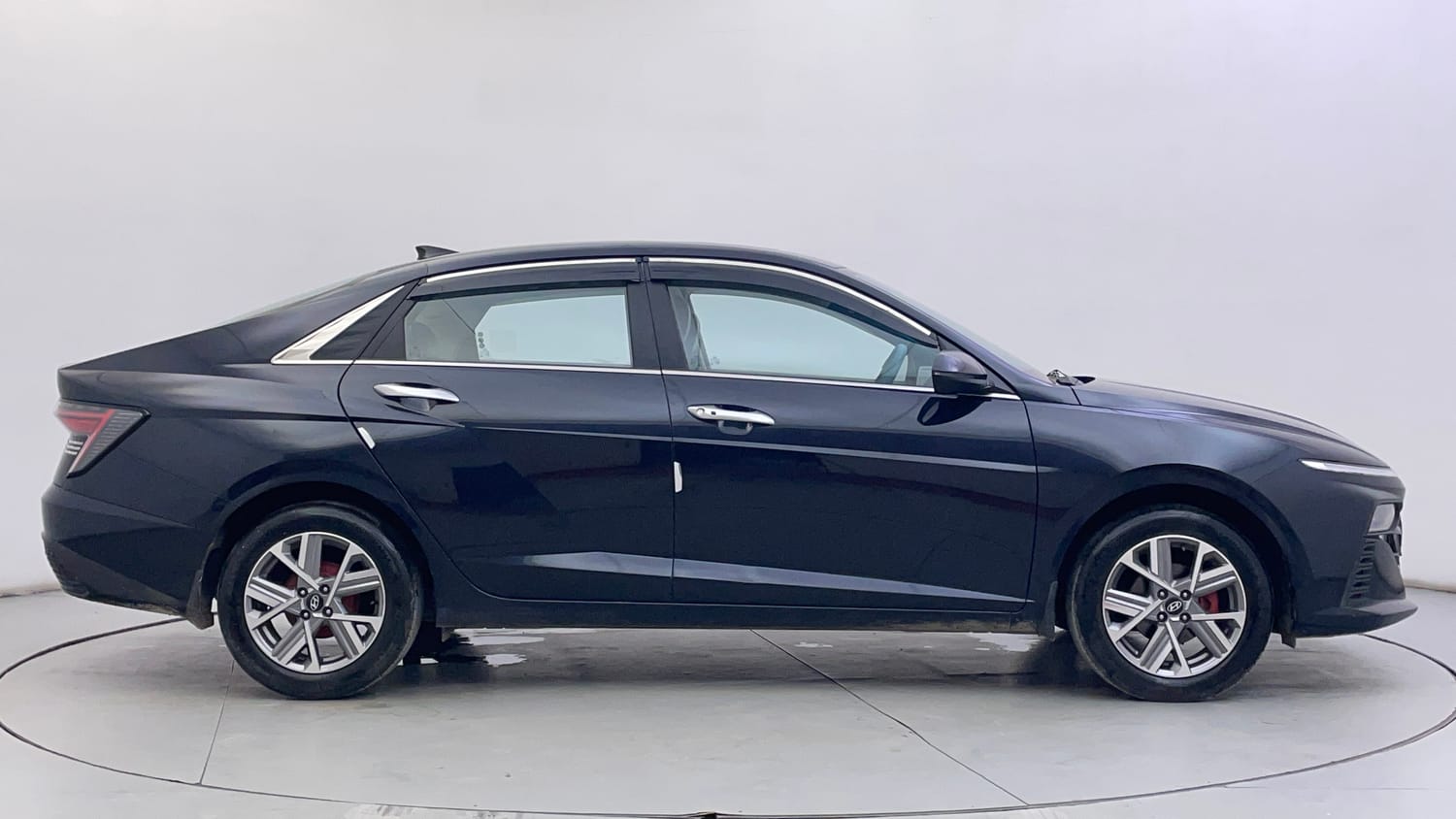 Used 2023 Hyundai Verna SX 1.5 MPi Petrol Manual exterior RIGHT SIDE VIEW