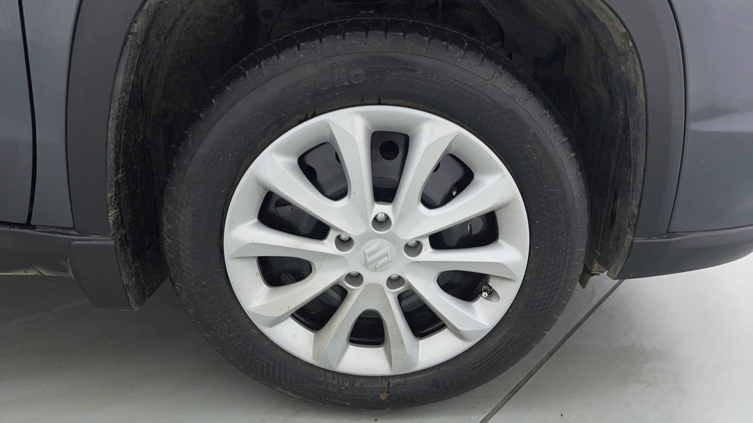 Used 2026 Maruti Suzuki Grand Vitara Delta Smart Hybrid Petrol Manual tyres RIGHT FRONT TYRE RIM VIEW