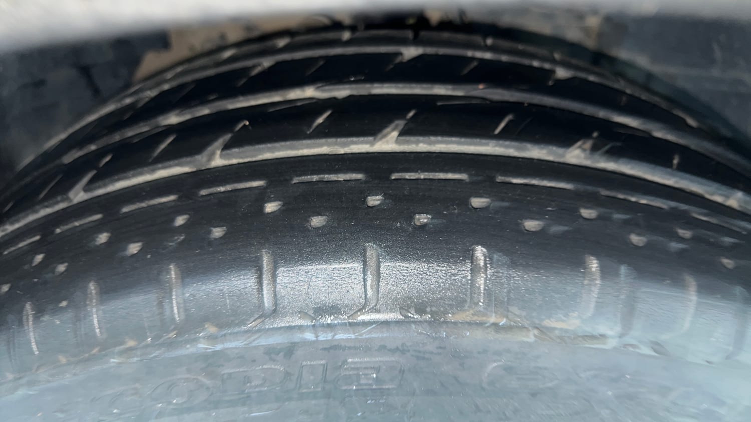 Used 2019 Tata Nexon XMA Petrol Petrol Automatic tyres RIGHT FRONT TYRE TREAD VIEW
