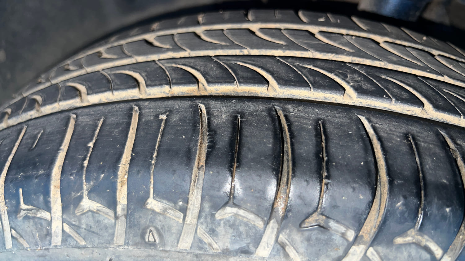 Used 2013 Nissan Sunny XL Petrol Manual tyres LEFT FRONT TYRE TREAD VIEW