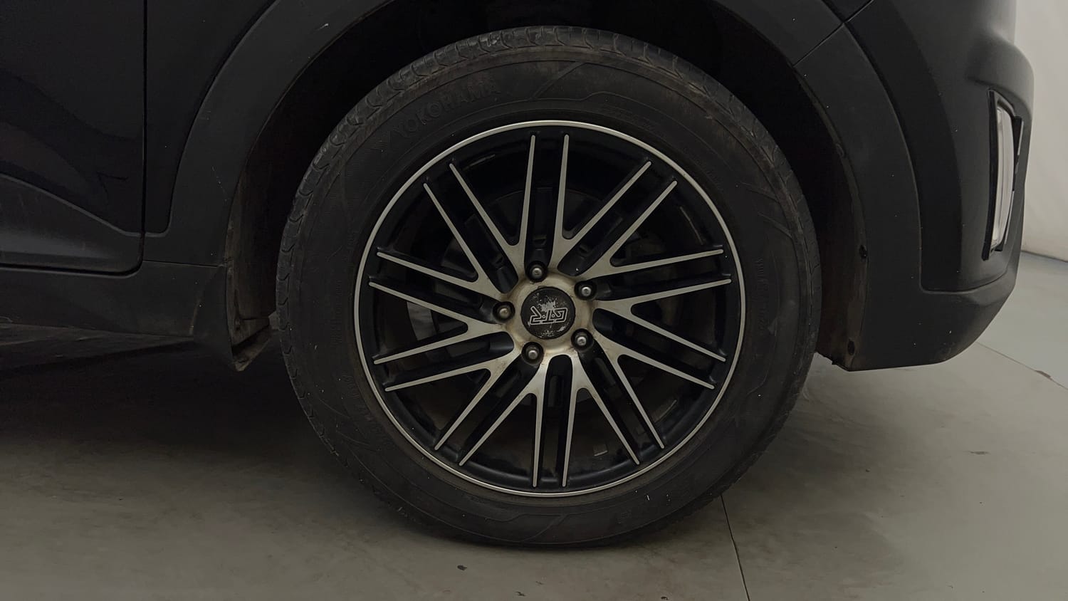 Used 2016 Hyundai Creta 1.6 SX Plus Diesel Manual tyres RIGHT FRONT TYRE RIM VIEW