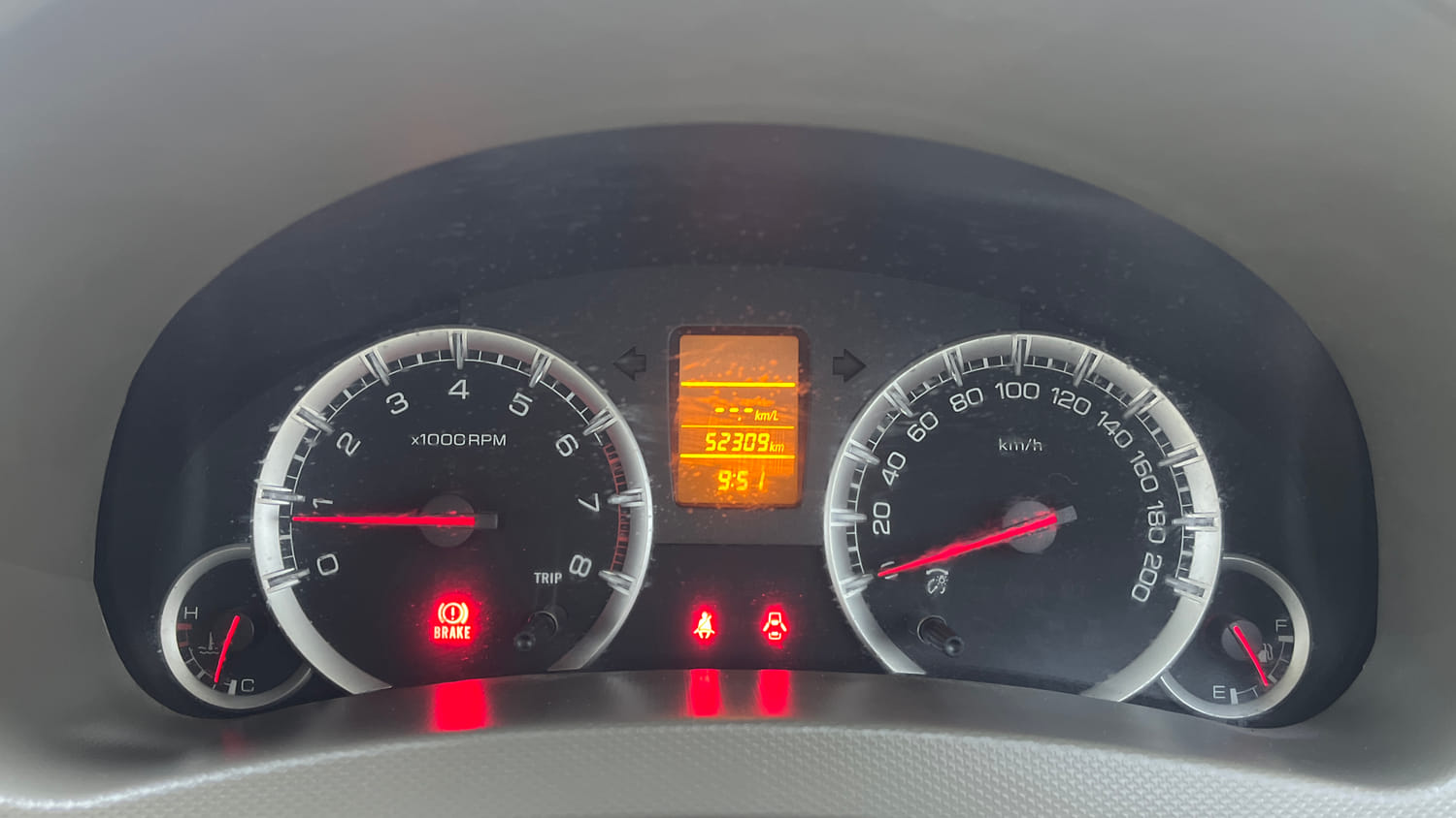 Used 2017 Maruti Suzuki Ertiga VXI Petrol Manual interior CLUSTERMETER VIEW