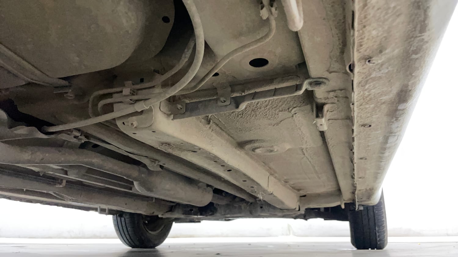 Used 2017 Maruti Suzuki Ciaz VXi+ Petrol Manual extra REAR RIGHT UNDERBODY VIEW