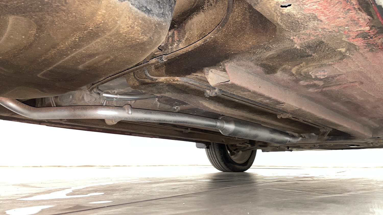 Used 2022 Renault Kiger RXZ AMT Petrol Automatic extra REAR RIGHT UNDERBODY VIEW
