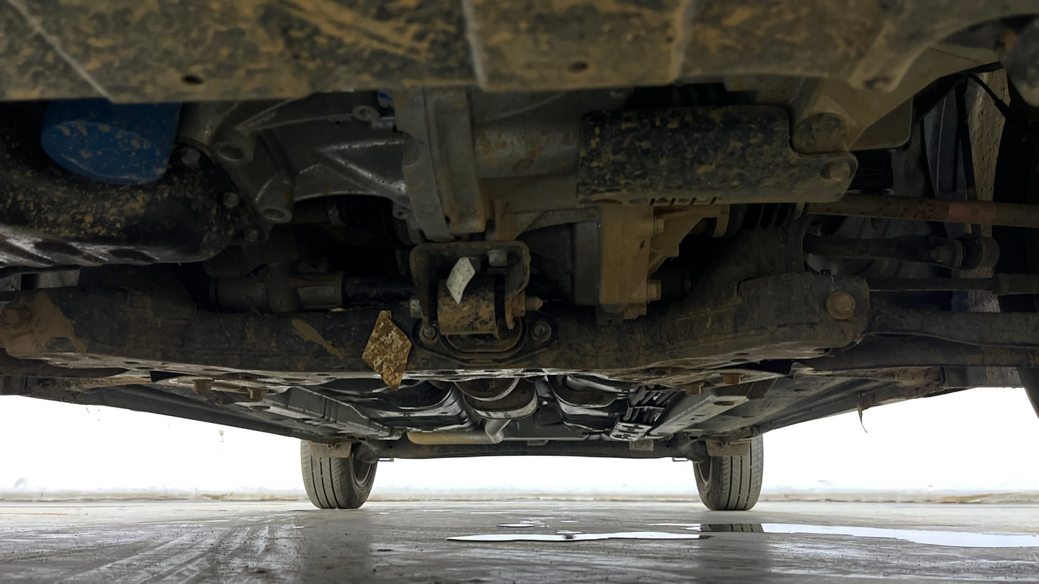 Used 2025 Hyundai Exter SX (O) Connect 1.2 AMT Dual Tone Petrol Automatic extra FRONT LEFT UNDERBODY VIEW