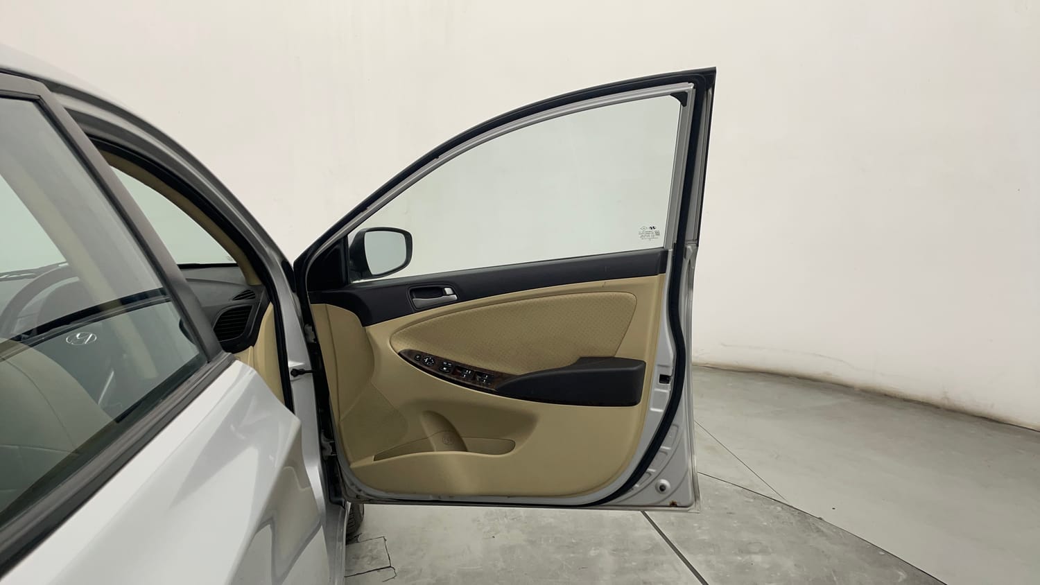 Used 2016 Hyundai Verna 1.6 VTVT SX (O) Petrol Manual interior RIGHT FRONT DOOR OPEN VIEW