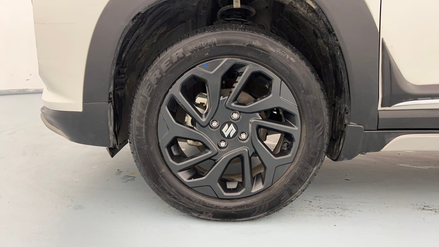 Used 2025 Maruti Suzuki Fronx Zeta 1.0L Turbo MT Petrol Manual tyres LEFT FRONT TYRE RIM VIEW