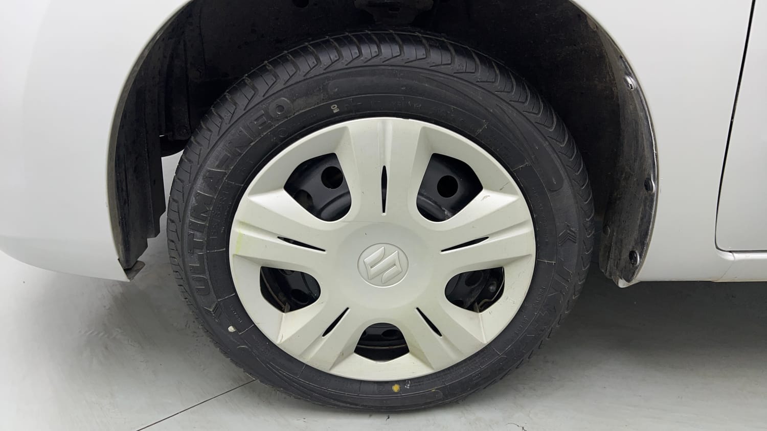 Used 2014 Maruti Suzuki Wagon R VXI Petrol Manual tyres LEFT FRONT TYRE RIM VIEW