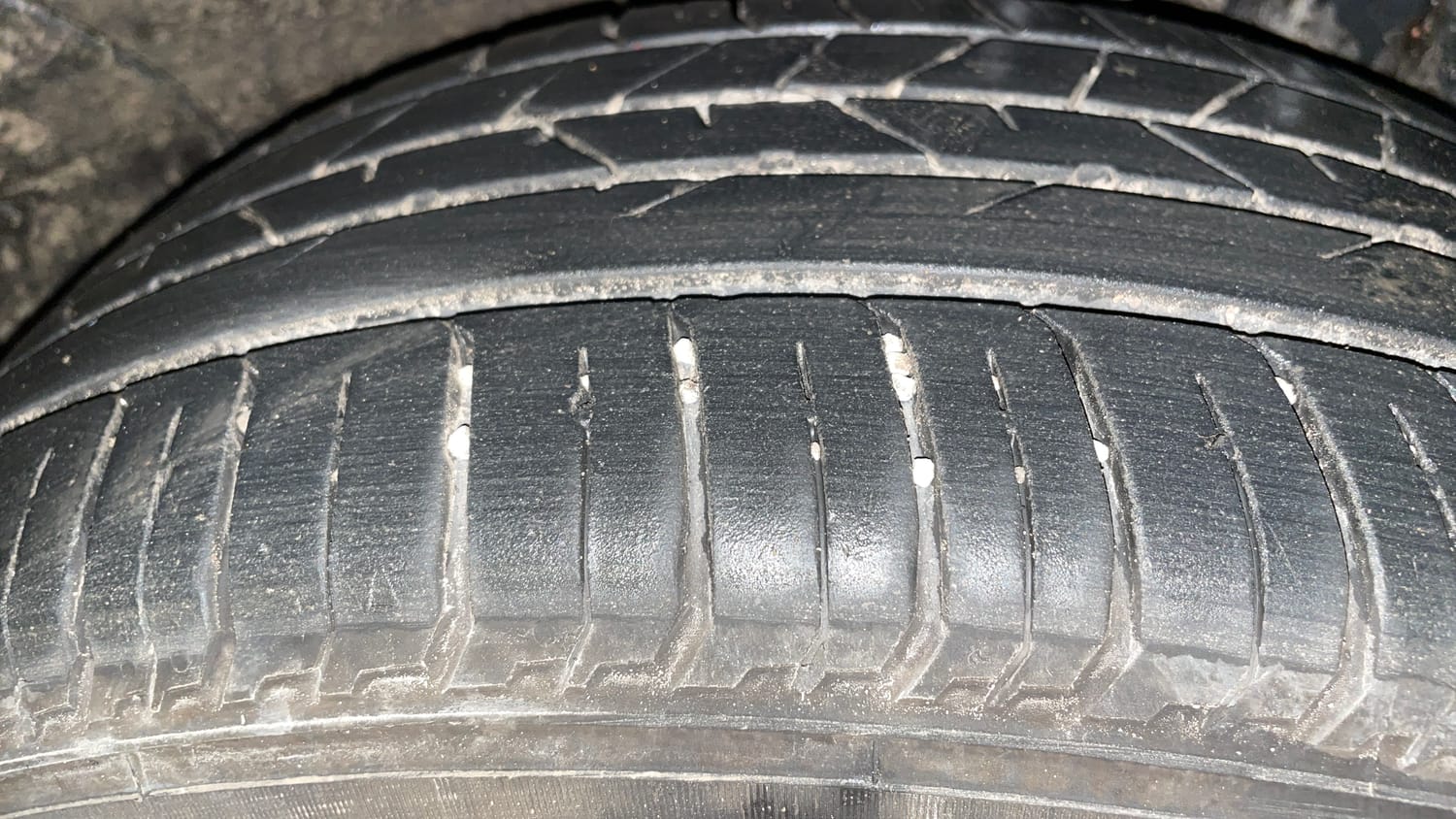 Used 2024 Hyundai i20 Sportz (O) 1.2 IVT Petrol Automatic tyres LEFT REAR TYRE TREAD VIEW
