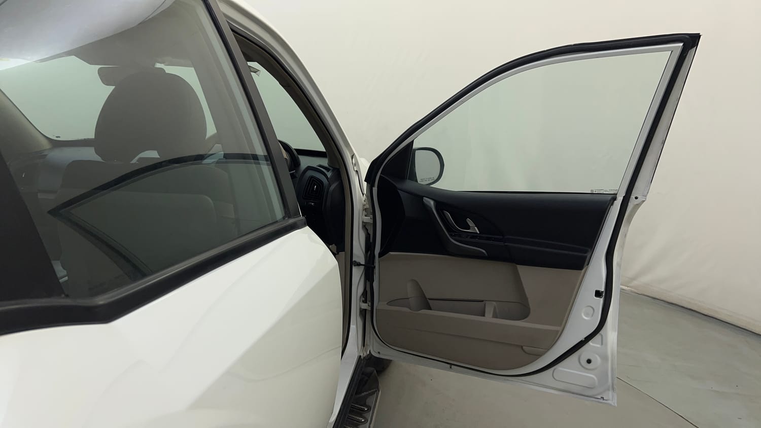 Used 2018 Mahindra XUV500 W6 Diesel Manual interior RIGHT FRONT DOOR OPEN VIEW
