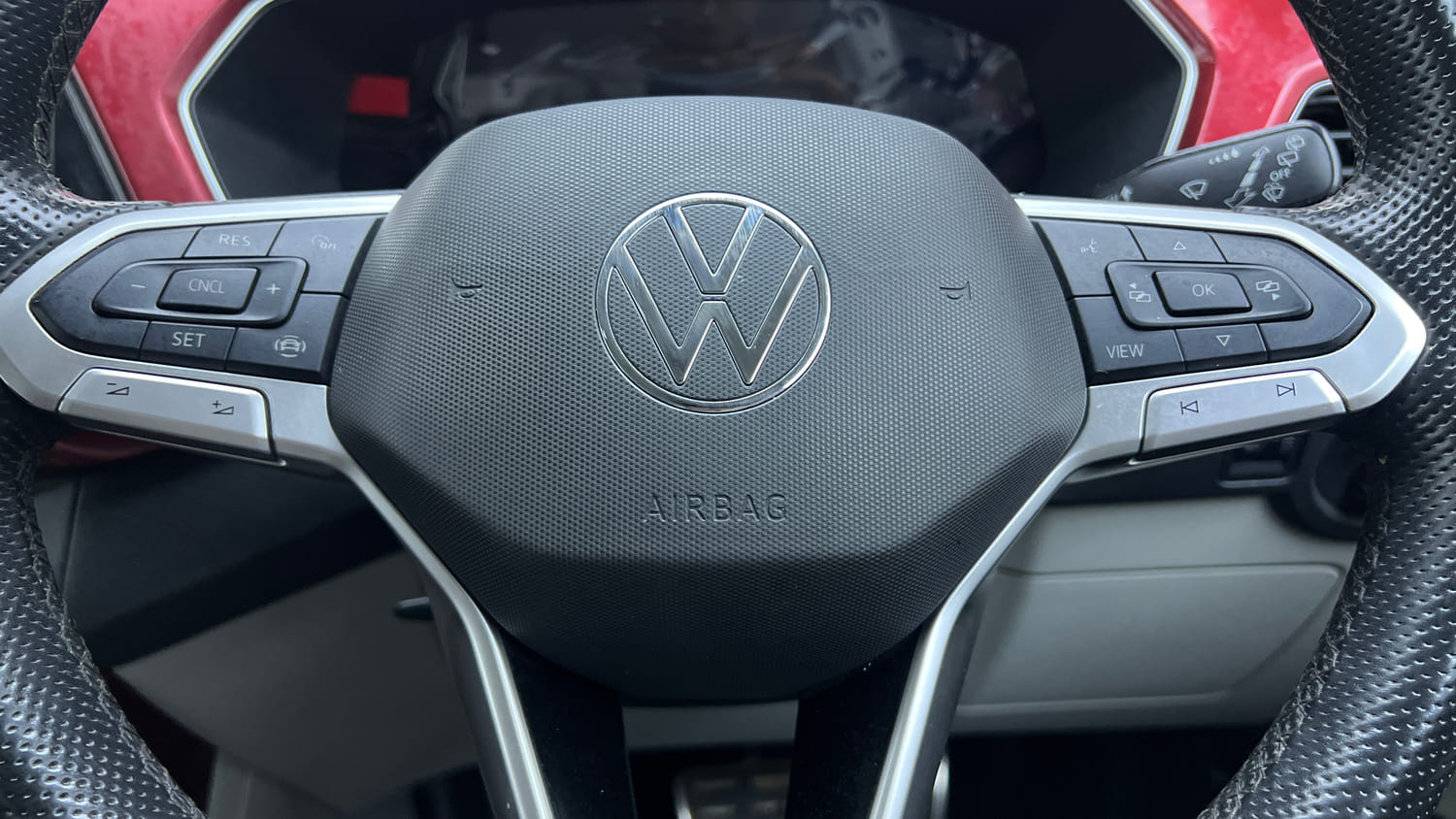 Used 2022 Volkswagen Taigun GT Plus 1.5 TSI DSG Petrol Automatic top_features Airbags
