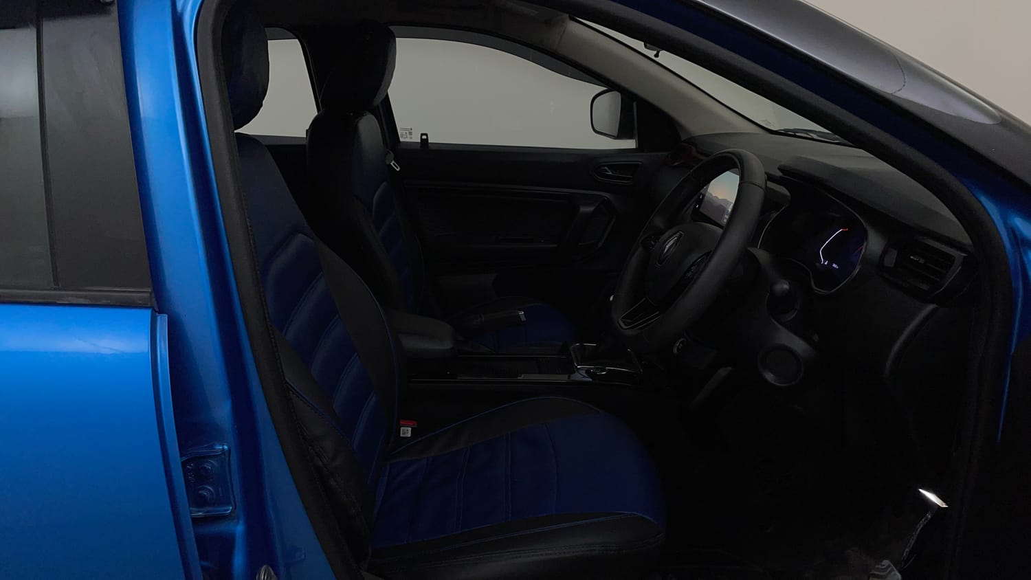 Used 2022 Renault Kiger RXZ AMT Dual Tone Petrol Automatic interior RIGHT SIDE FRONT DOOR CABIN VIEW