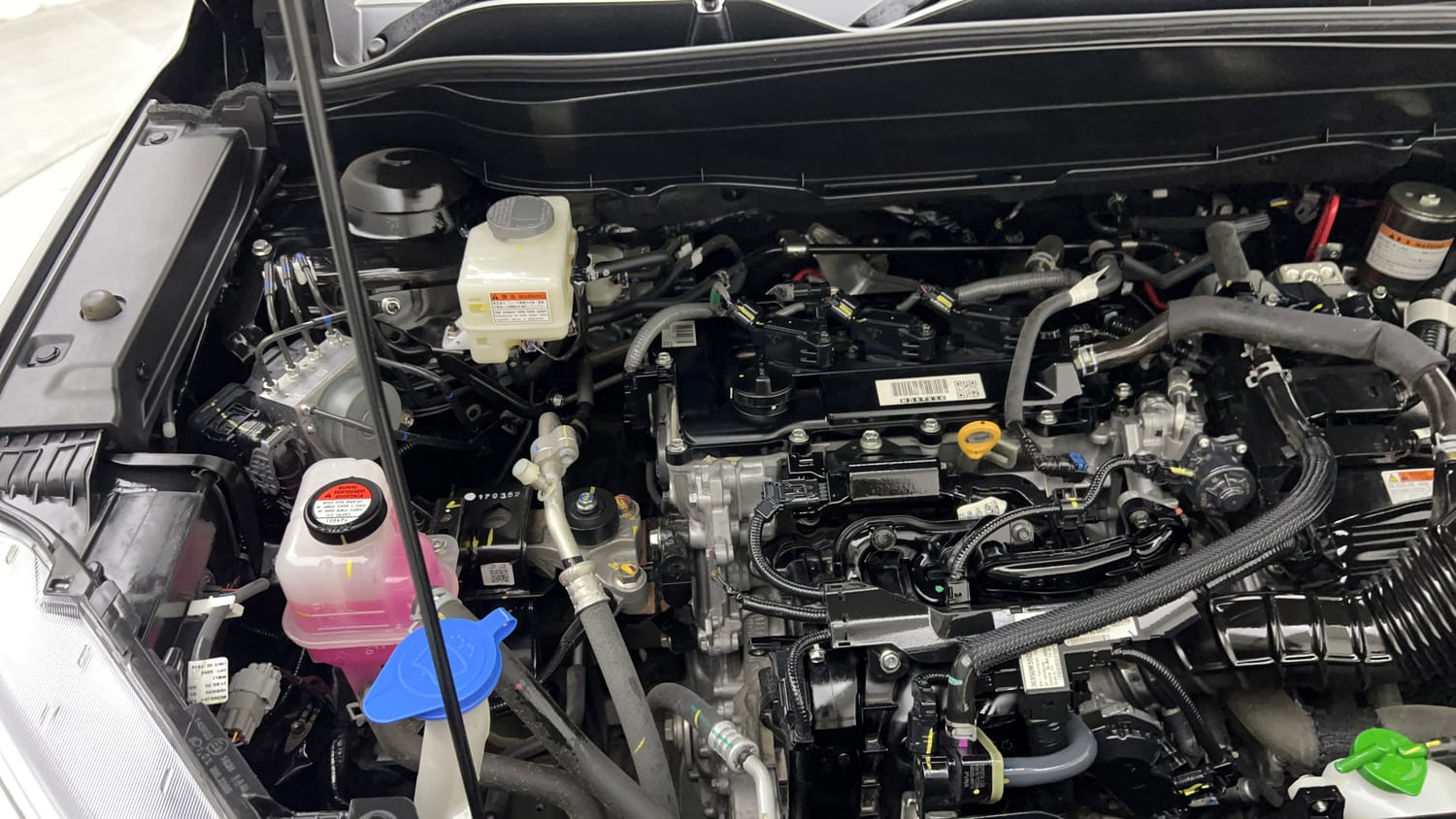 Used 2025 Toyota Urban Cruiser Hyryder V Hybrid Hybrid Automatic engine ENGINE RIGHT SIDE VIEW