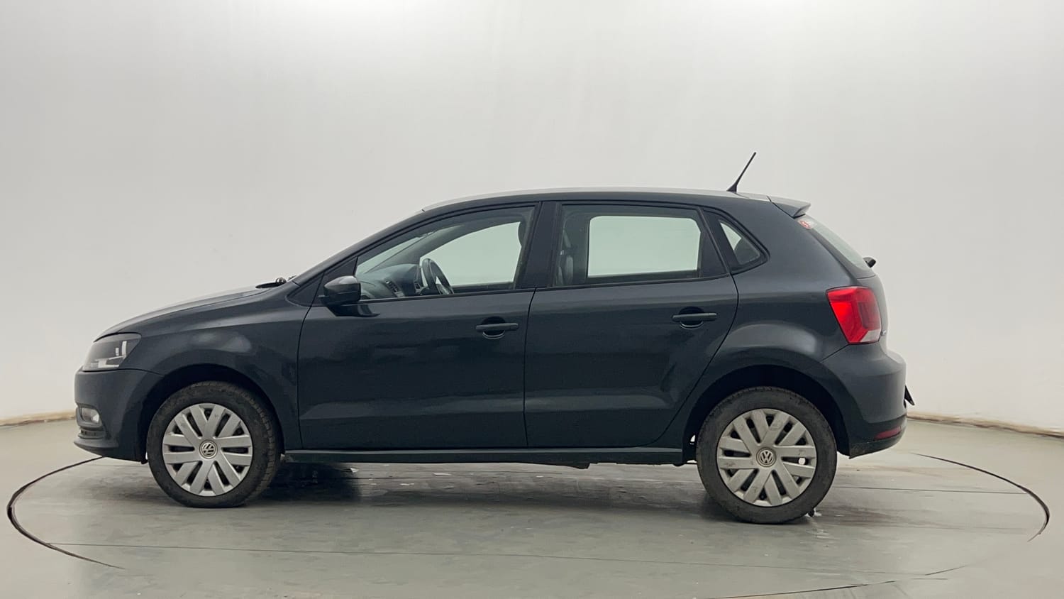 Used 2016 Volkswagen Polo Comfortline 1.2L (P) Petrol Manual exterior LEFT SIDE VIEW
