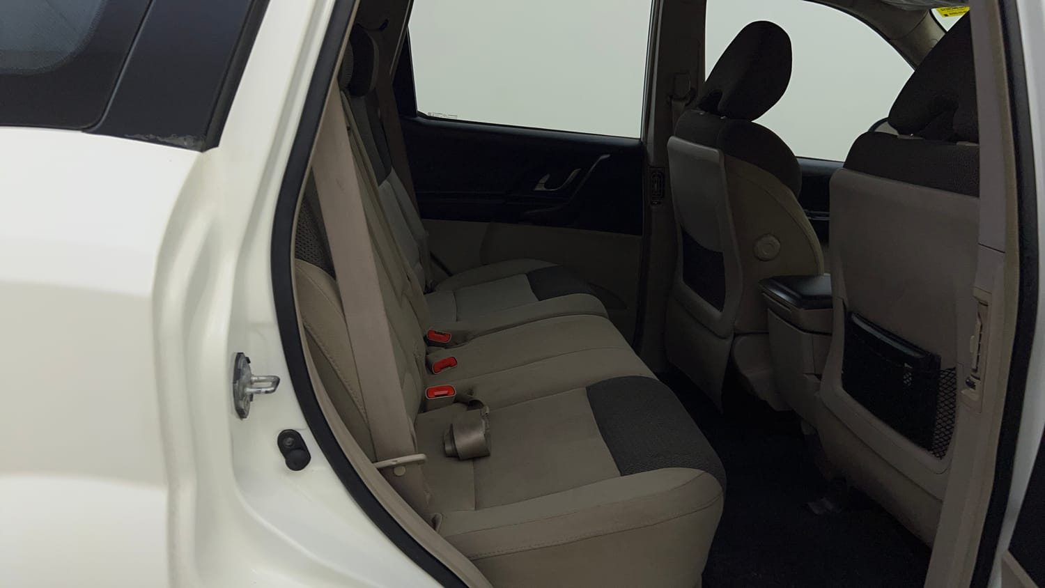 Used 2018 Mahindra XUV500 W6 Diesel Manual interior RIGHT SIDE REAR DOOR CABIN VIEW
