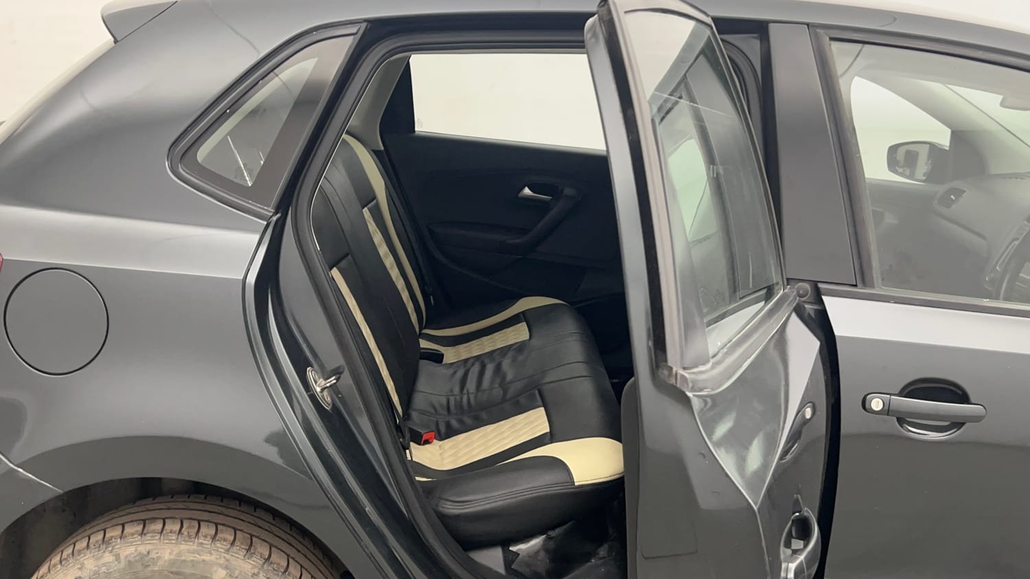 Used 2016 Volkswagen Polo Comfortline 1.2L (P) Petrol Manual interior RIGHT SIDE REAR DOOR CABIN VIEW