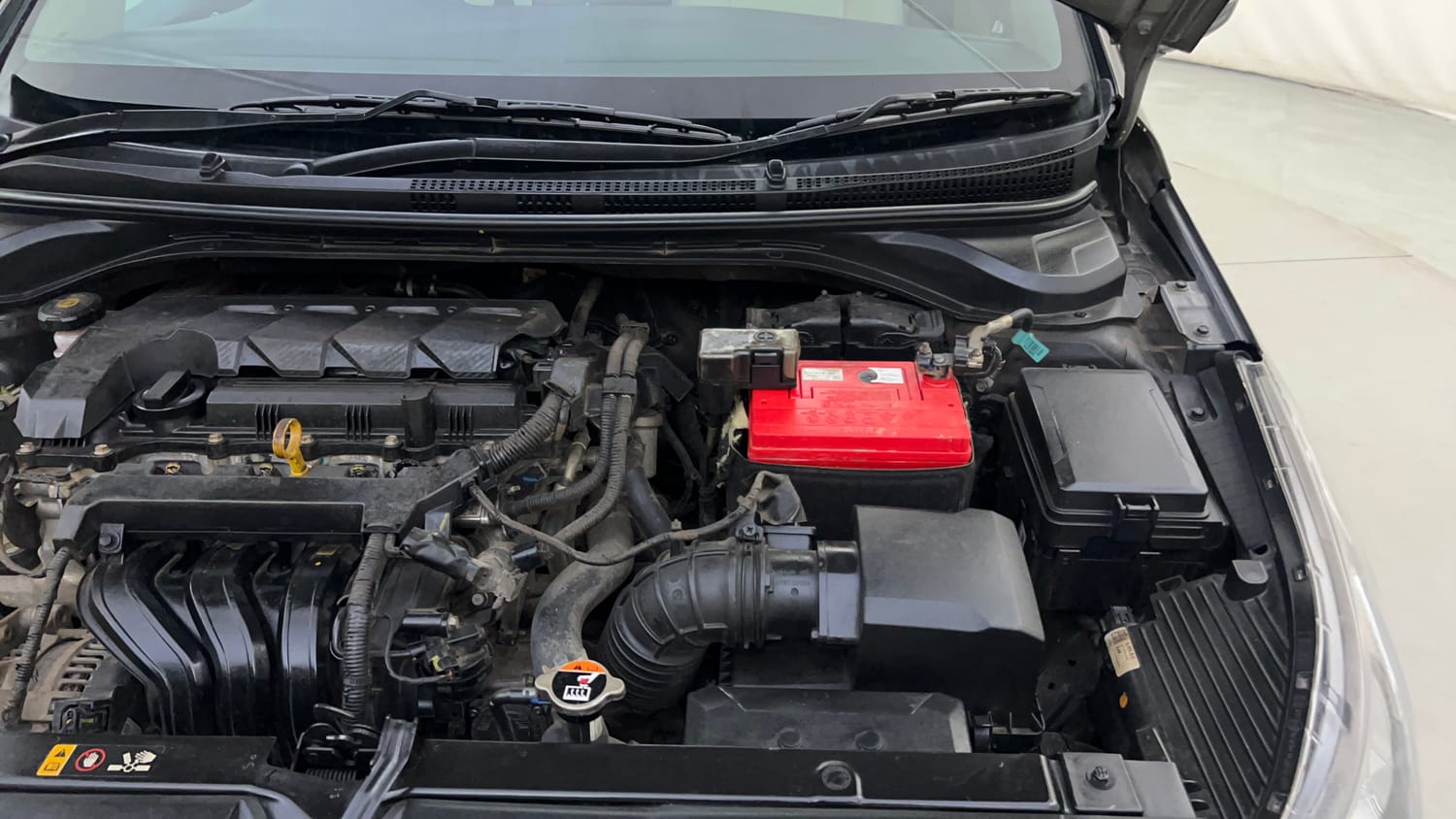 Used 2022 Hyundai Verna S Plus 1.5 VTVT Petrol Manual engine ENGINE LEFT SIDE HINGE & APRON VIEW