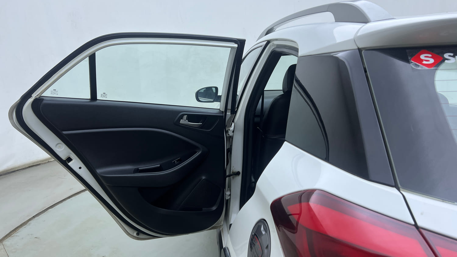 Used 2015 Hyundai i20 Active 1.2 S Petrol Manual interior LEFT REAR DOOR OPEN VIEW