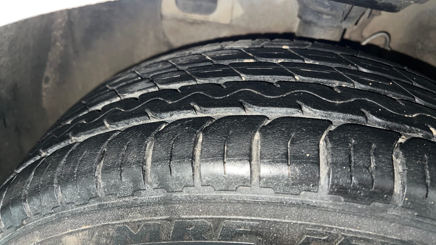 Used 2016 Hyundai Elite i20 Asta 1.2 Petrol Manual tyres LEFT FRONT TYRE TREAD VIEW