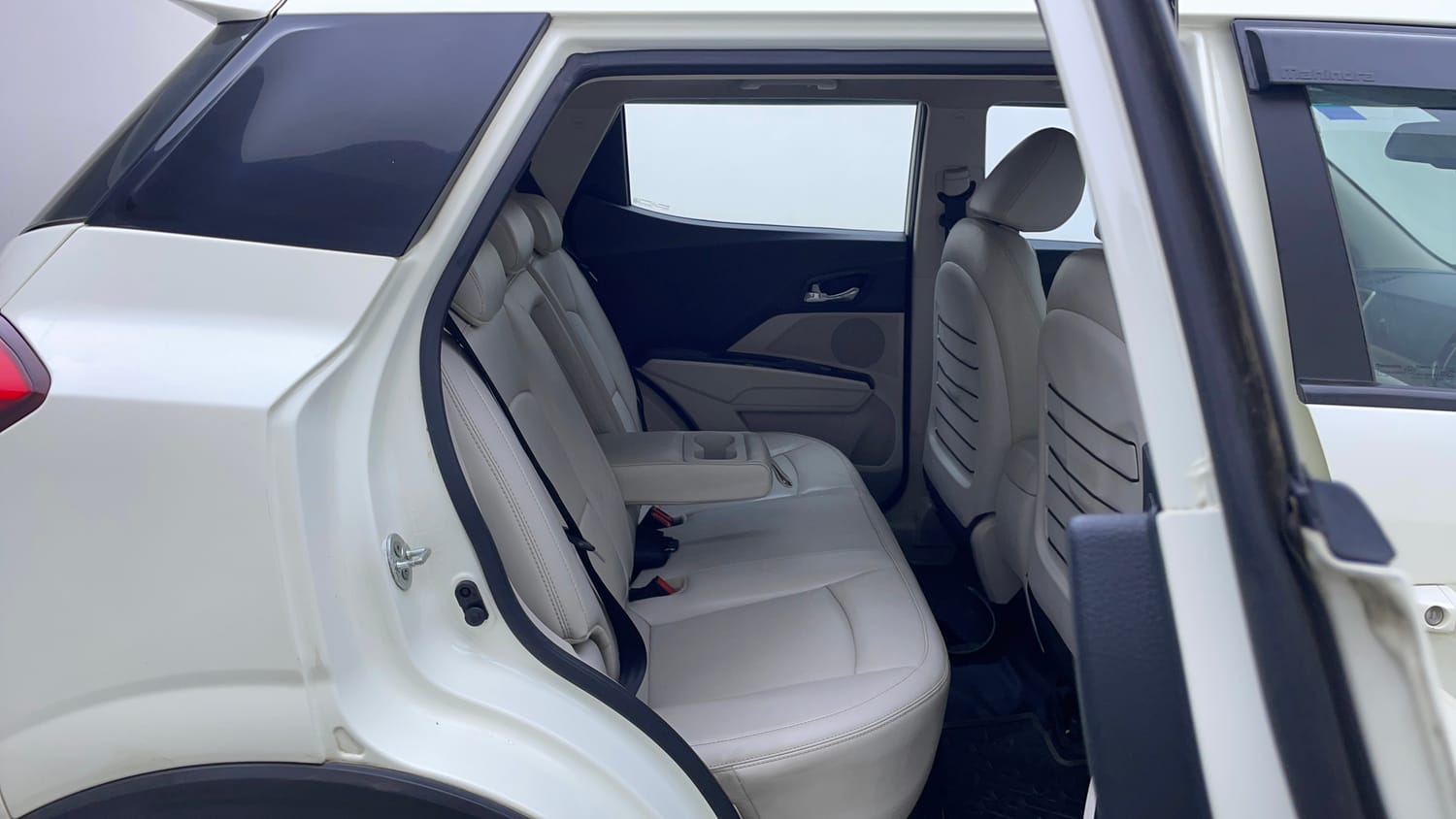 Used 2021 Mahindra XUV 300 W8 (O) 1.2 Petrol AMT Petrol Automatic interior RIGHT SIDE REAR DOOR CABIN VIEW