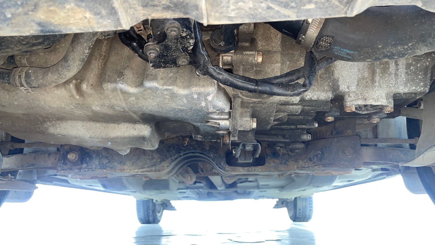 Used 2013 Volkswagen Vento Highline Diesel Diesel Manual extra FRONT LEFT UNDERBODY VIEW