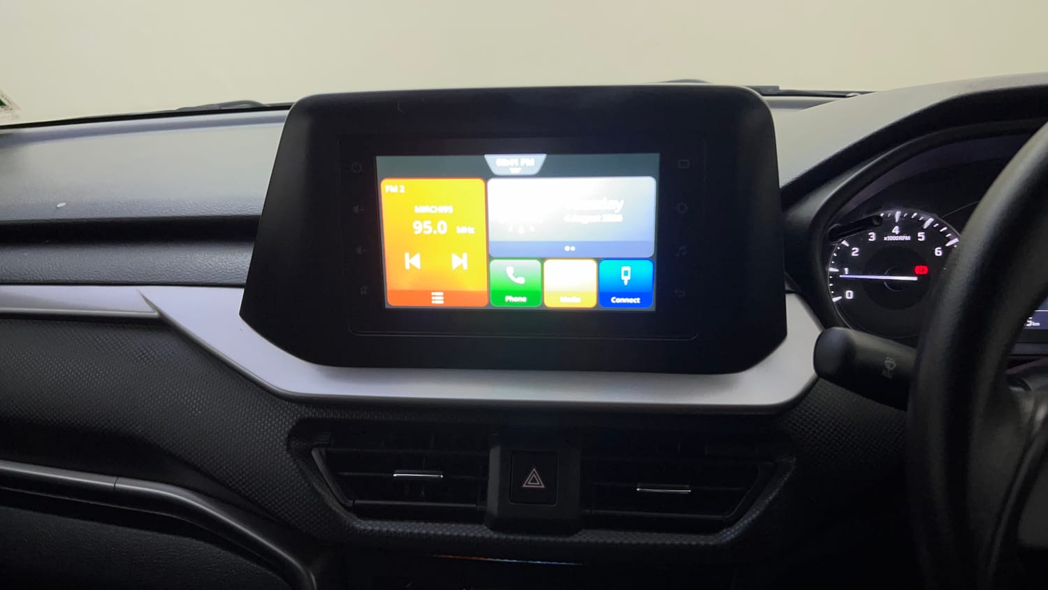 Used 2024 Maruti Suzuki Brezza VXi Petrol Manual top_features Touch screen infotainment system