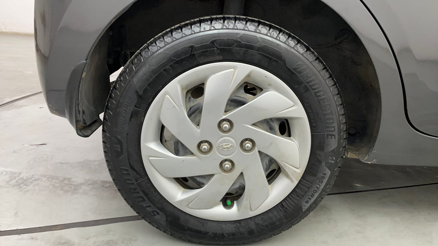 Used 2020 Hyundai Santro Sportz AMT Petrol Automatic tyres RIGHT REAR TYRE RIM VIEW