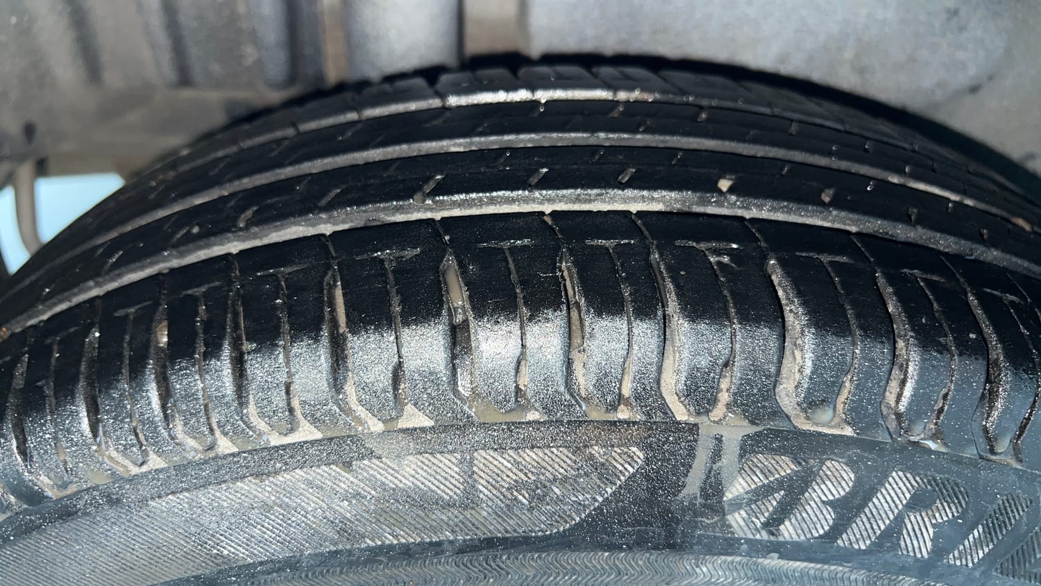 Used 2014 Maruti Suzuki Swift Dzire VXI Petrol Manual tyres RIGHT REAR TYRE TREAD VIEW