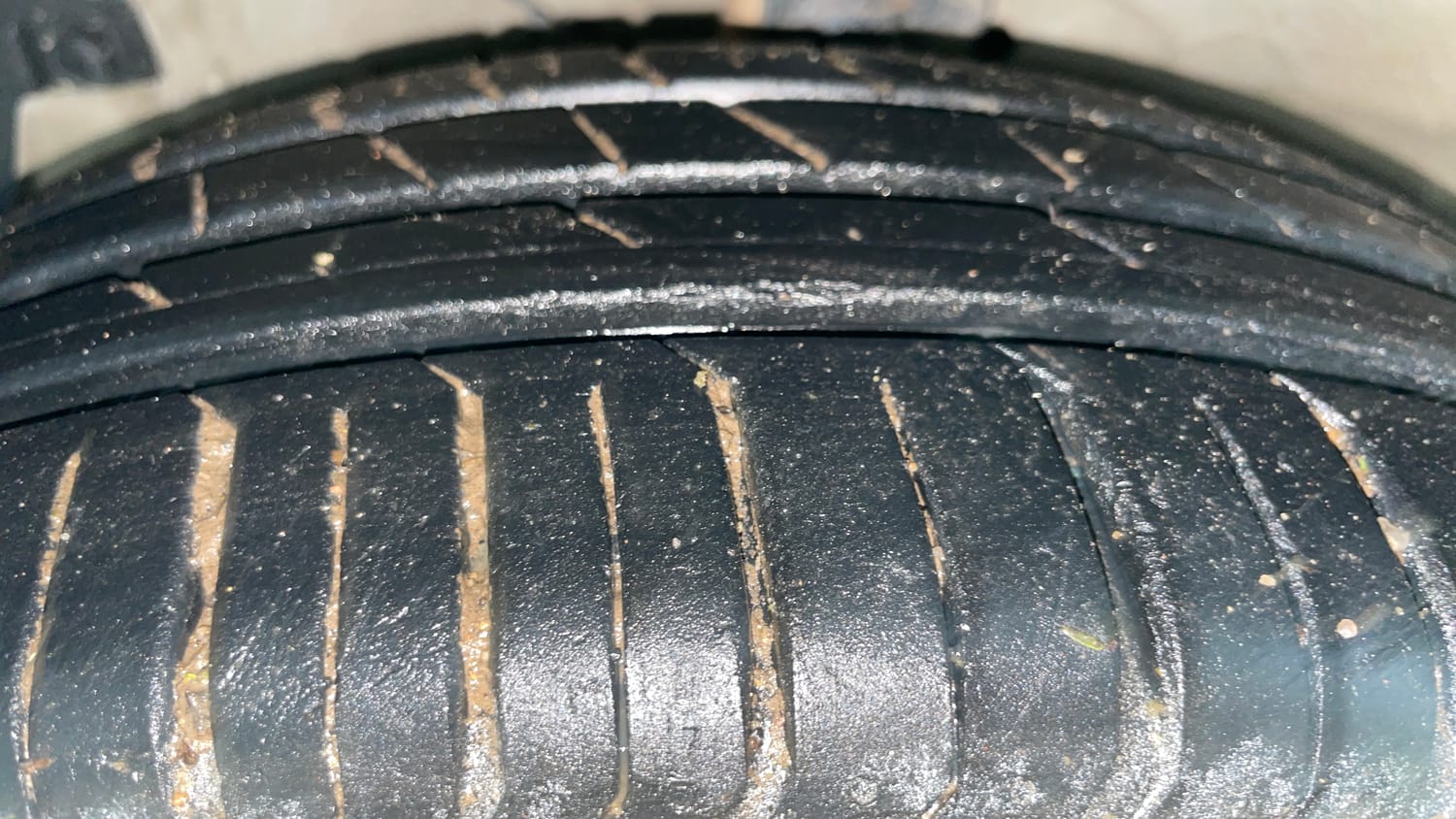 Used 2017 Maruti Suzuki Ciaz VXi+ Petrol Manual tyres LEFT FRONT TYRE TREAD VIEW