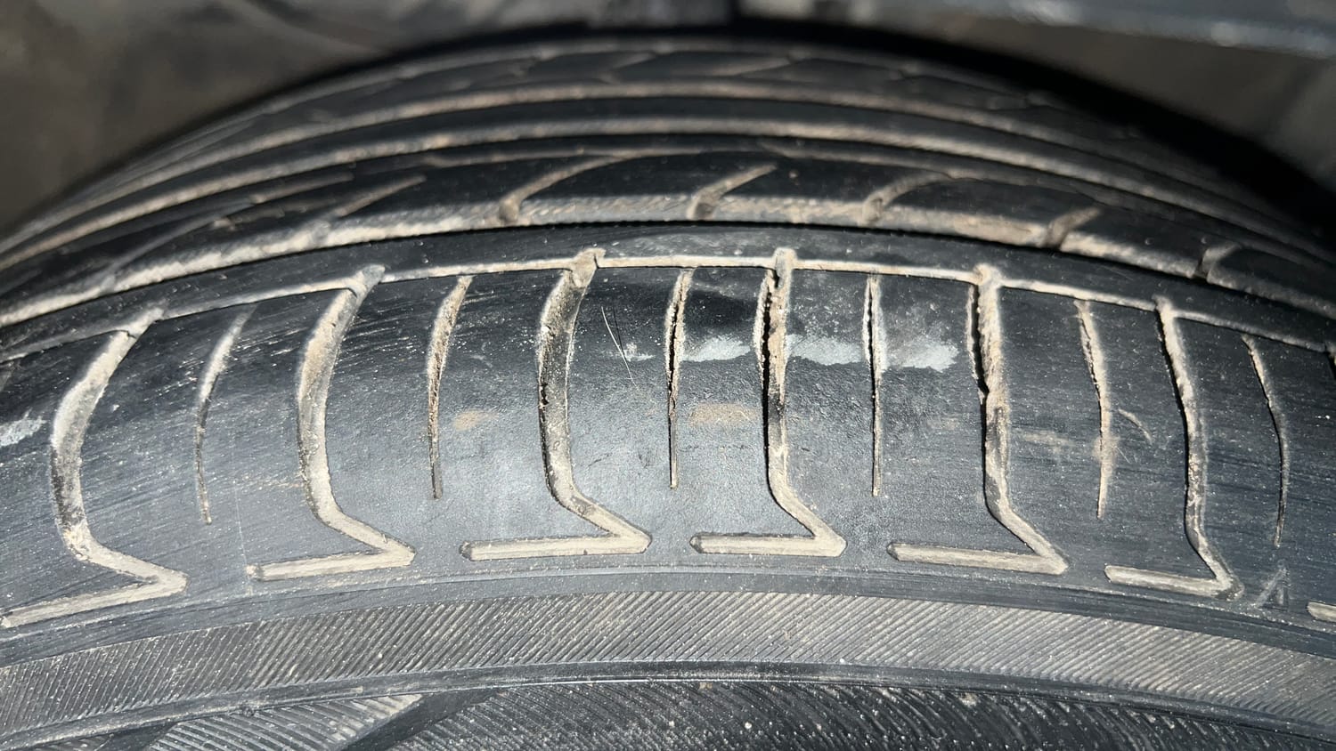 Used 2020 Kia Seltos GTX Plus 1.4 Petrol Manual tyres RIGHT FRONT TYRE TREAD VIEW