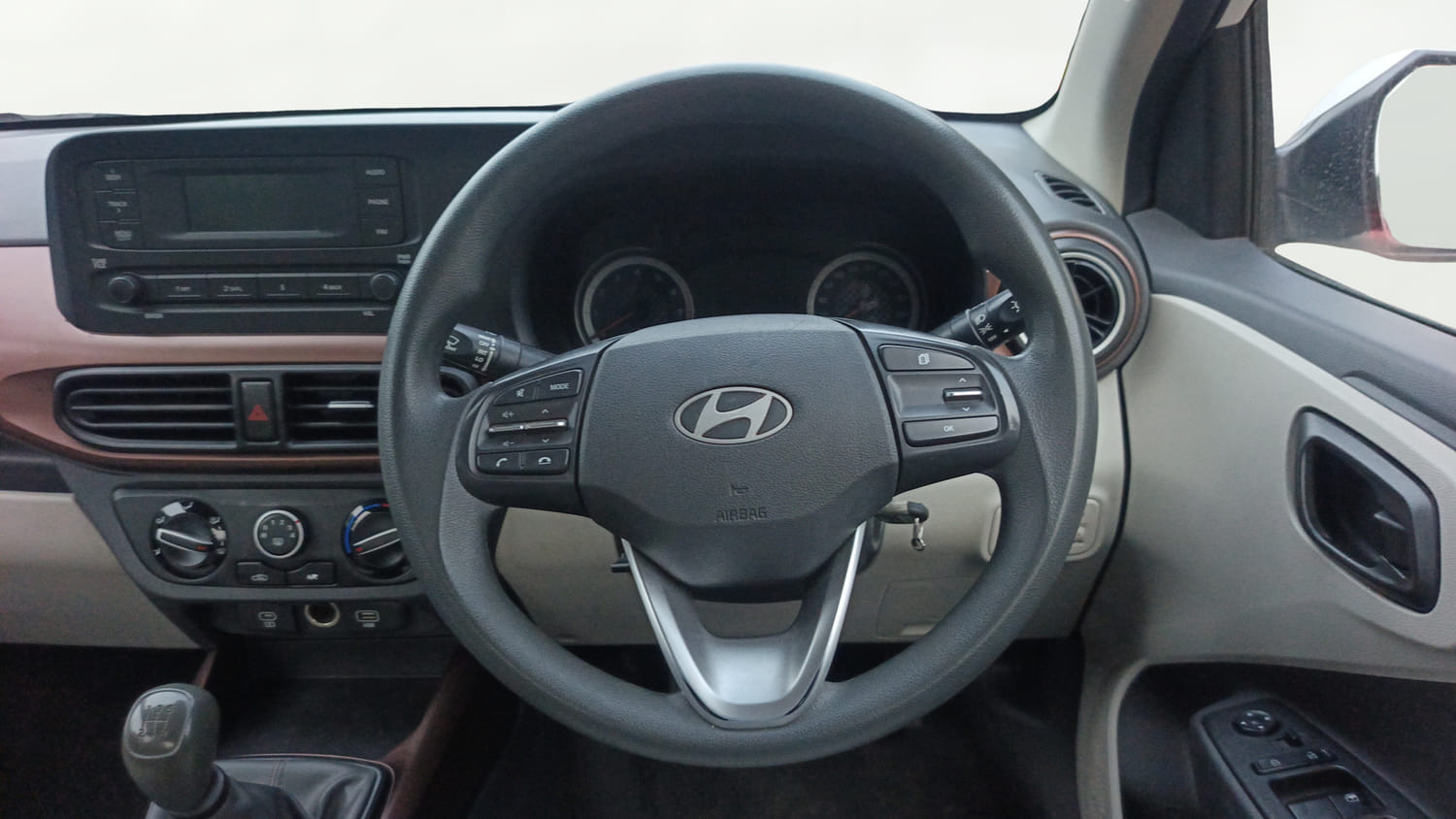 Used 2024 Hyundai Aura S 1.2 Petrol Petrol Manual interior STEERING VIEW
