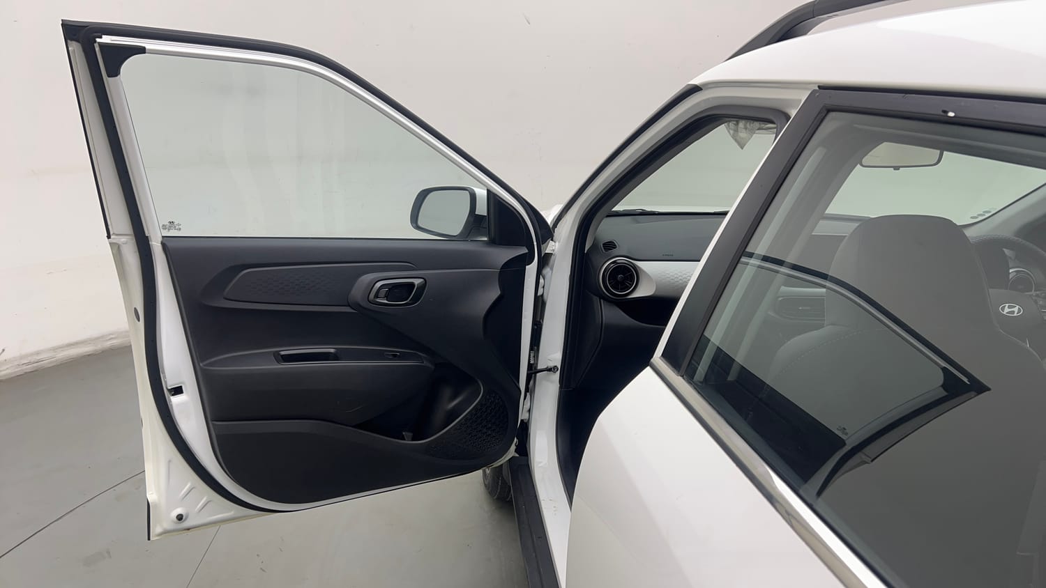 Used 2024 Hyundai Exter SX 1.2 MT Petrol Manual interior LEFT FRONT DOOR OPEN VIEW