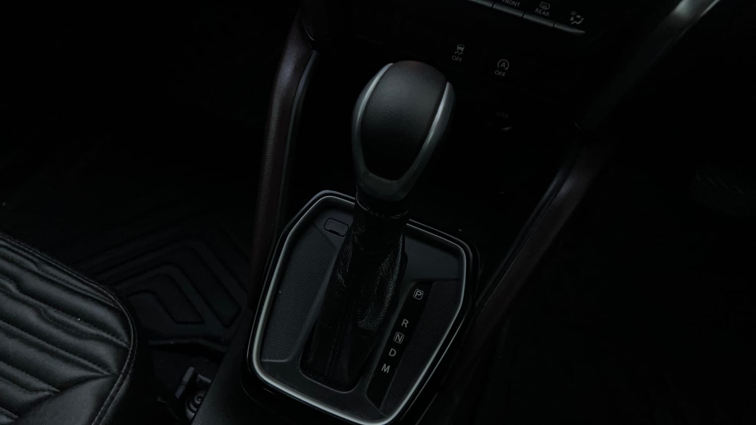 Used 2024 Maruti Suzuki Grand Vitara Zeta Smart Hybrid AT Petrol Automatic interior GEAR  KNOB VIEW