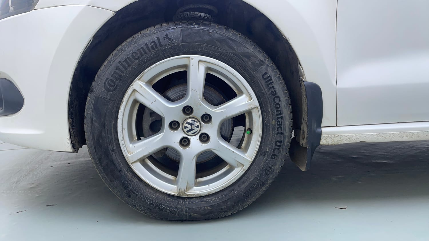 Used 2013 Volkswagen Vento Highline Diesel Diesel Manual tyres LEFT FRONT TYRE RIM VIEW
