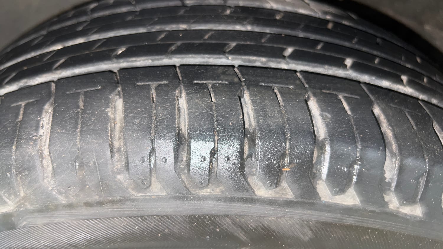 Used 2022 Hyundai Verna S Plus 1.5 VTVT Petrol Manual tyres LEFT FRONT TYRE TREAD VIEW